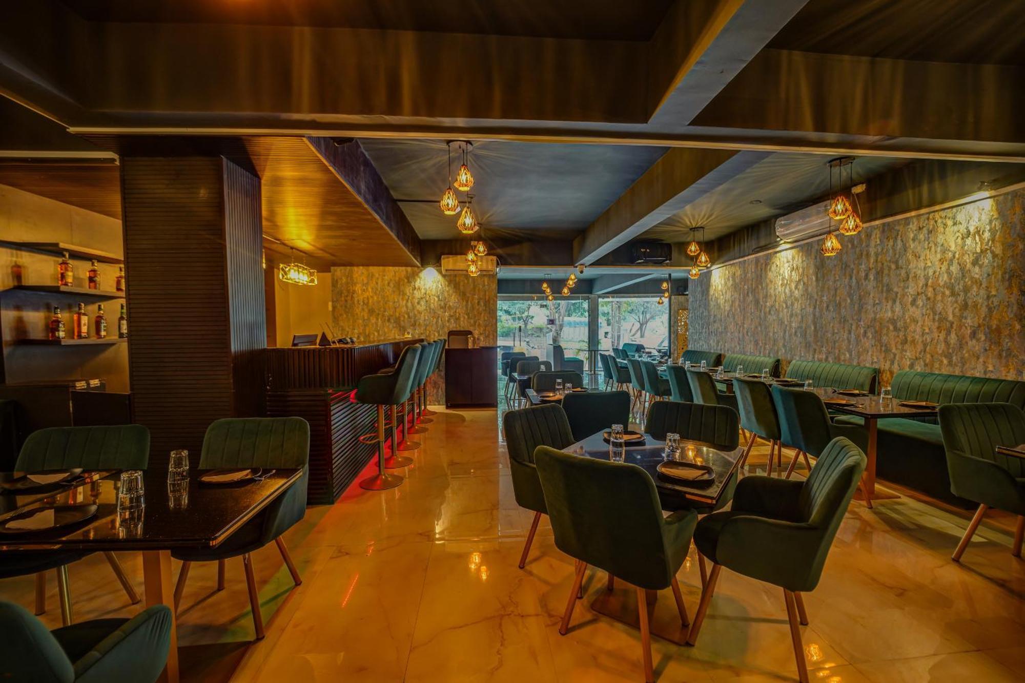 The Emerald Inn Бангалор Экстерьер фото